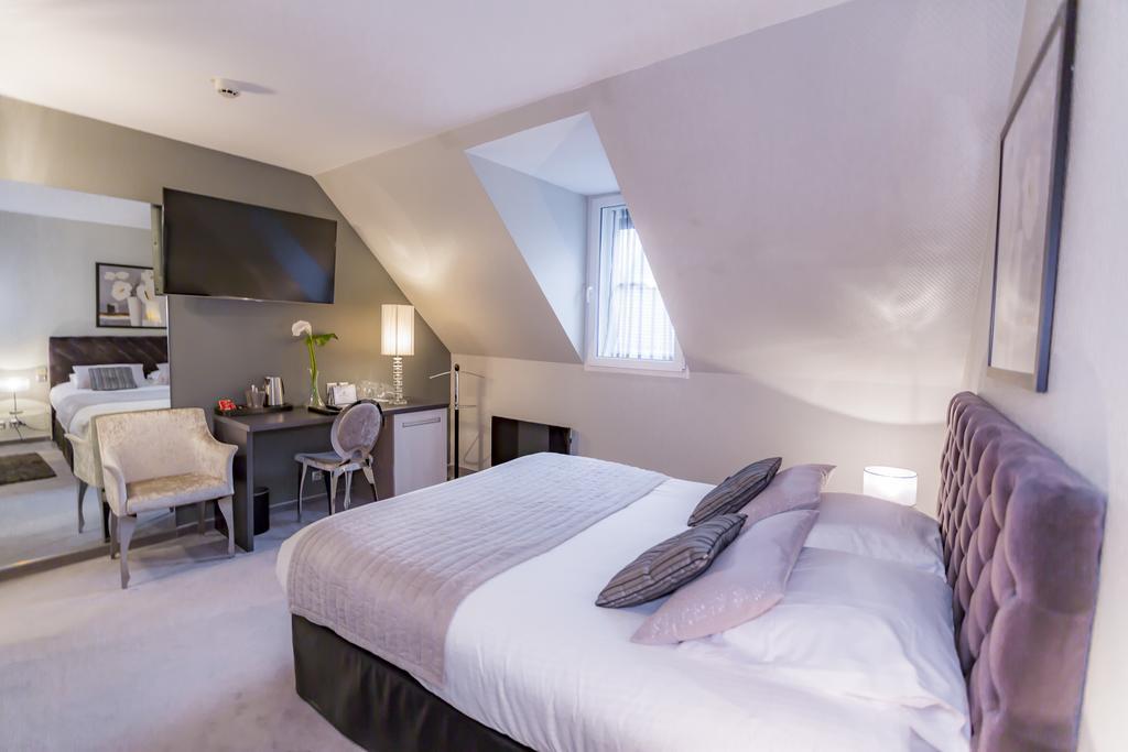 Relais Saint Jean Hotel 4*